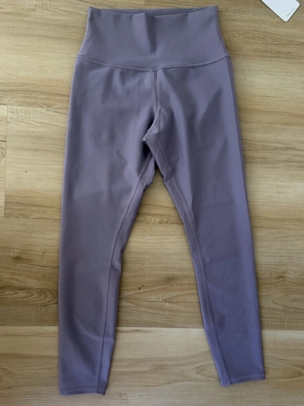 ALO Yoga Lavender Lavish Bra & Leggings Set, size Small. New with tags!